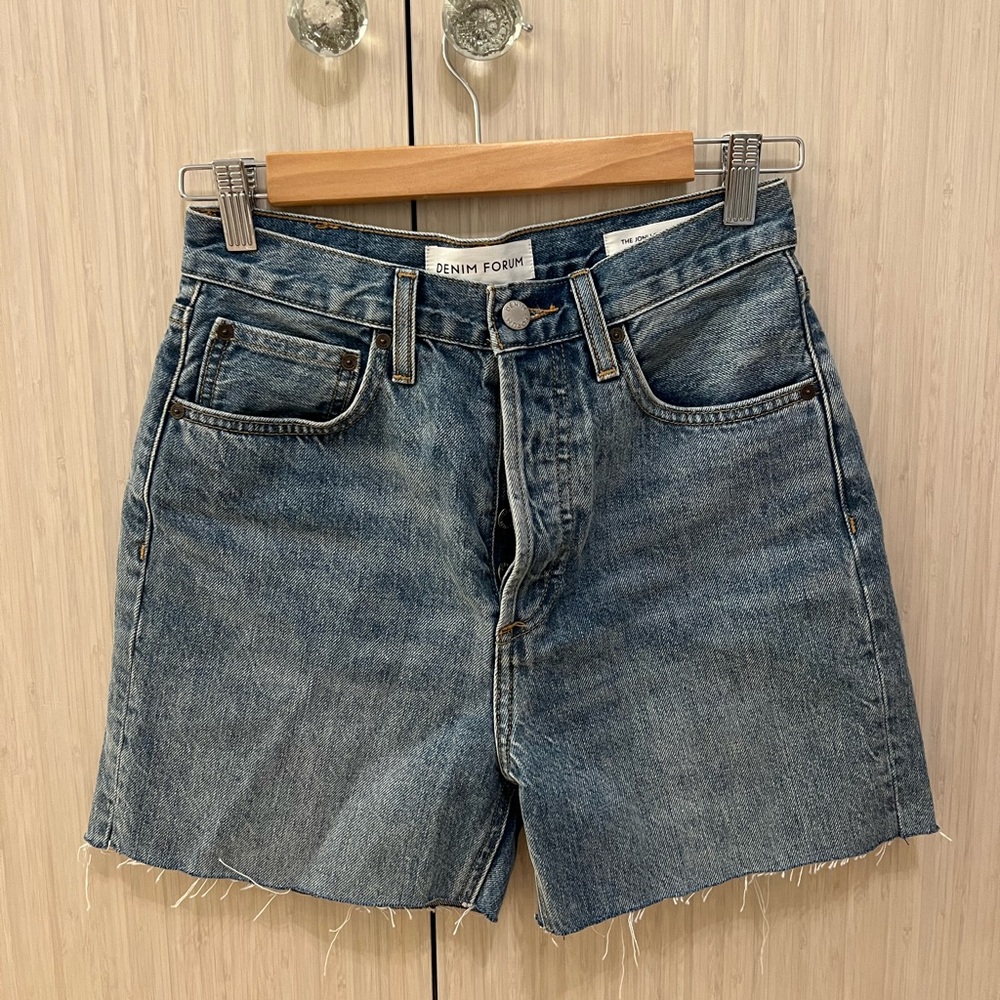 Aritzia Denim Forum The Joni Long Loose Short Size 24